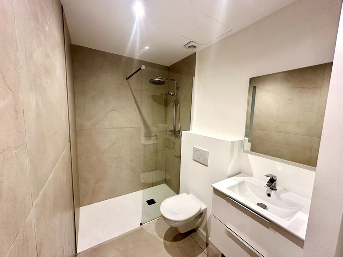 Bathroom, Elegant Apartment-ac-1br-2p- Center Saint-tropez, Var