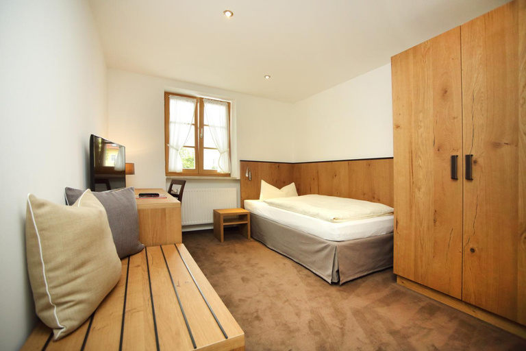 Bedroom 4, Landgasthof zum Muller, Passau