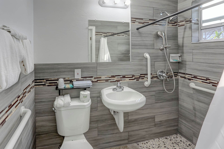 Bathroom 4, Richards Motel Courtyard, Broward