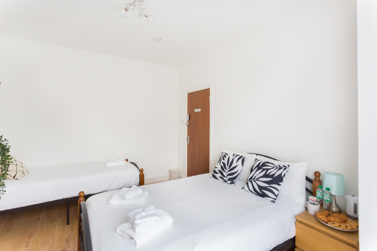 Bedroom 2, Wood Green Rooms, London