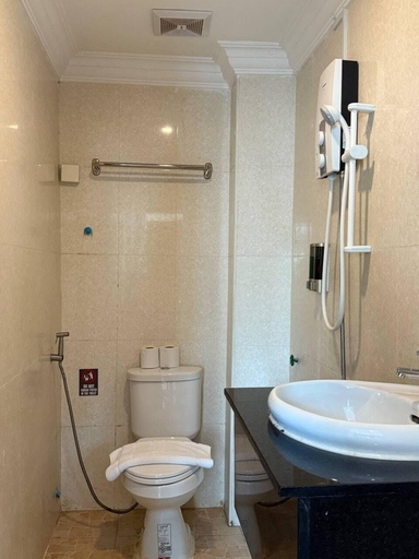 Bathroom 4, White Corner Hotel, Phnom Penh