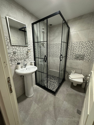Bathroom 5, Hotel Estambul, Fatih
