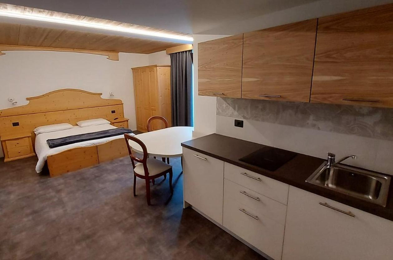 Others 4, Albergo Alpino, Trento