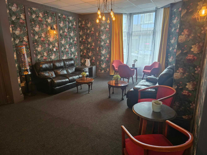 Others 4, Rose, Blackpool