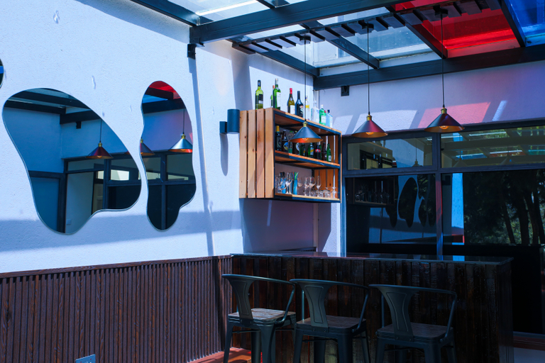 Food & Drinks