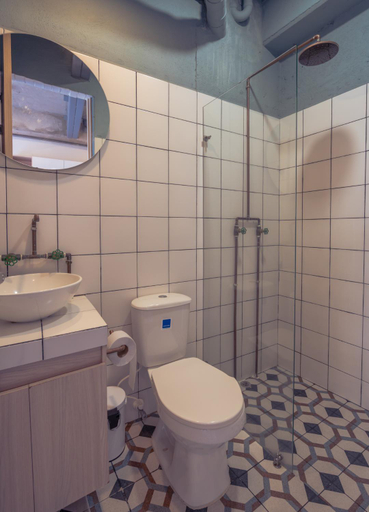 Bathroom 3, The Harbour Hotel, Medellín