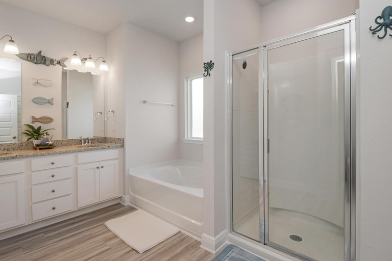 Bathroom 4, Paradise Found, Gulf