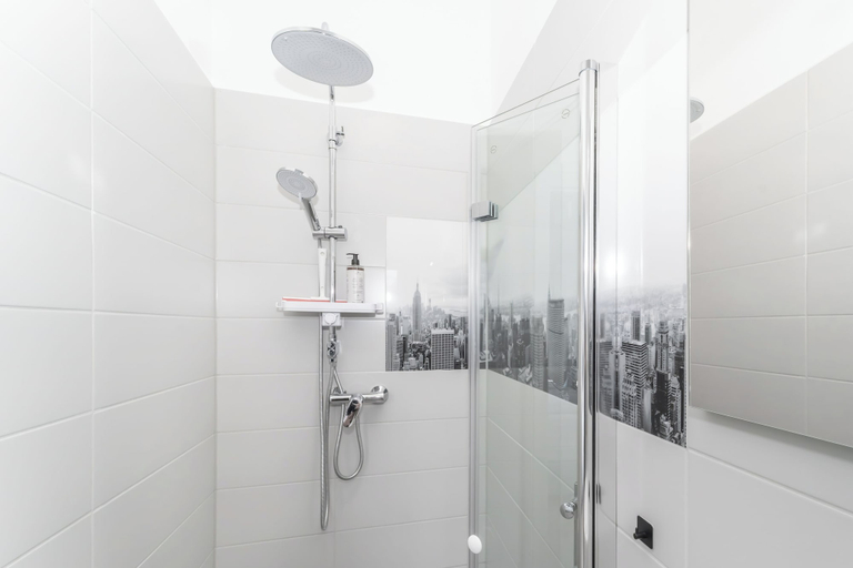 Bathroom 4, Lit Living-Luxury-Box Spring - Parking, Wetteraukreis
