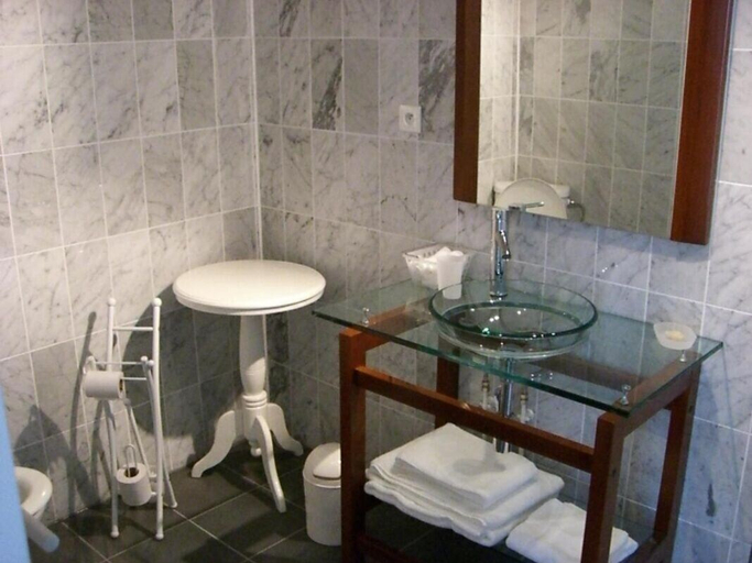 Bathroom 5, L' Epicurien, Meurthe-et-Moselle