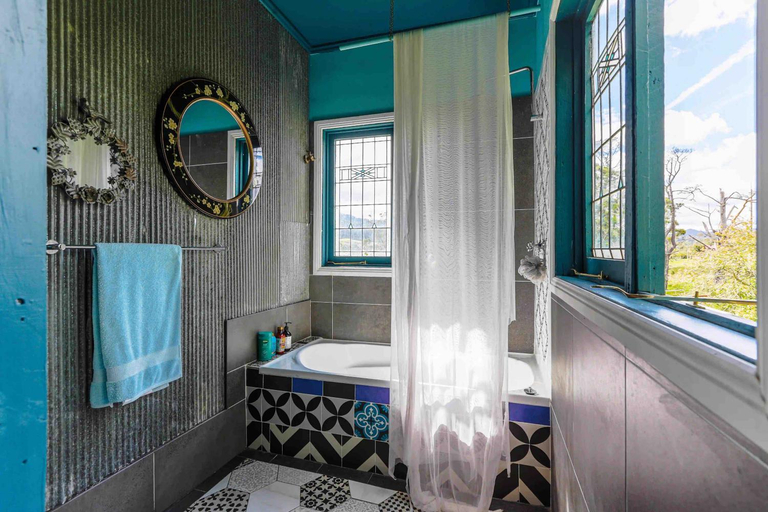 Bathroom, Robbie Burns Hotel Wyndham, Bega Valley