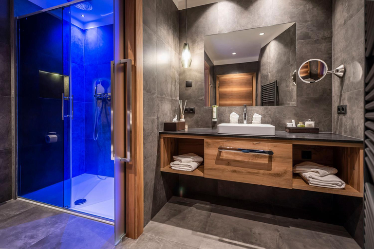 Bathroom 4, Hotel Chalet Das Alpenschlossel, Bolzano