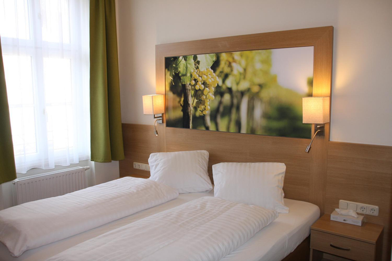 Bedroom, Weinhotel Rieder, Mistelbach