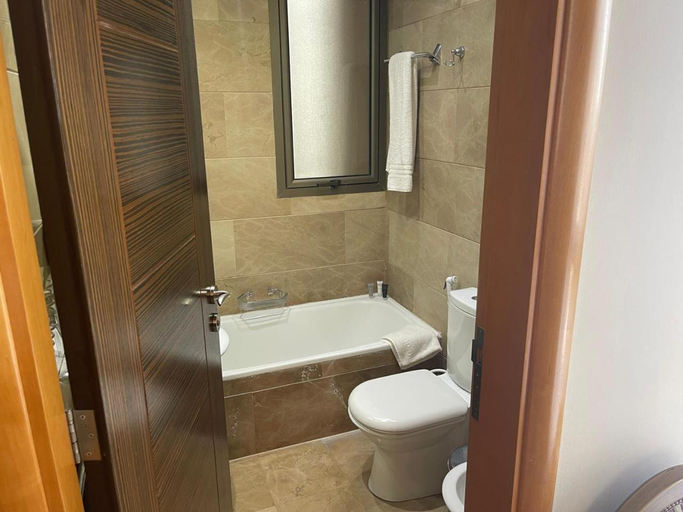 Bathroom 3, Lahoya Beirut, Beirut