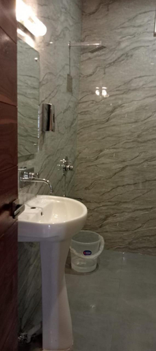 Bathroom 3, HOTEL THE PINE VILLA MUSSOORIE, Dehradun