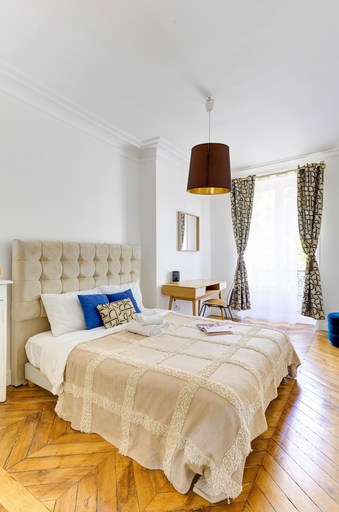 Bedroom 2, 3BR Modern Escape by Champs-Élysées, Paris