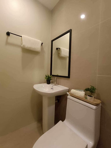 Bathroom 3, Kimtons Apartment Suite Capitol Site, Cebu City