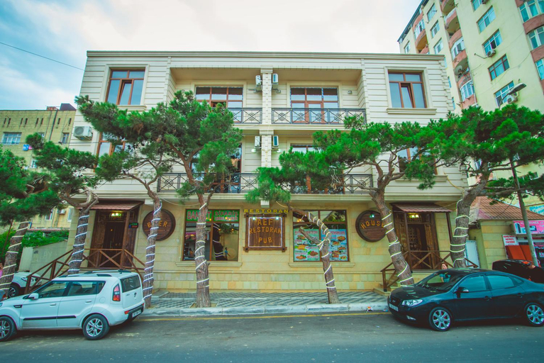 Exterior & Views