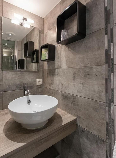 Bathroom 3, Hotel Du Midi, Haute-Savoie