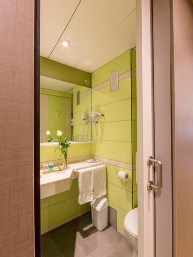 Bathroom 4, Aparthotel Bonanova Suites, Barcelona