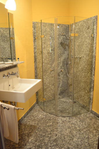 Bathroom 3, Vielanker Brauhaus GmbH, Ludwigslust-Parchim