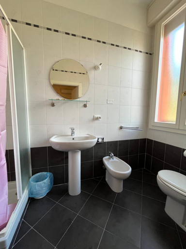 Bathroom 5, Hotel degli Dei, Bologna