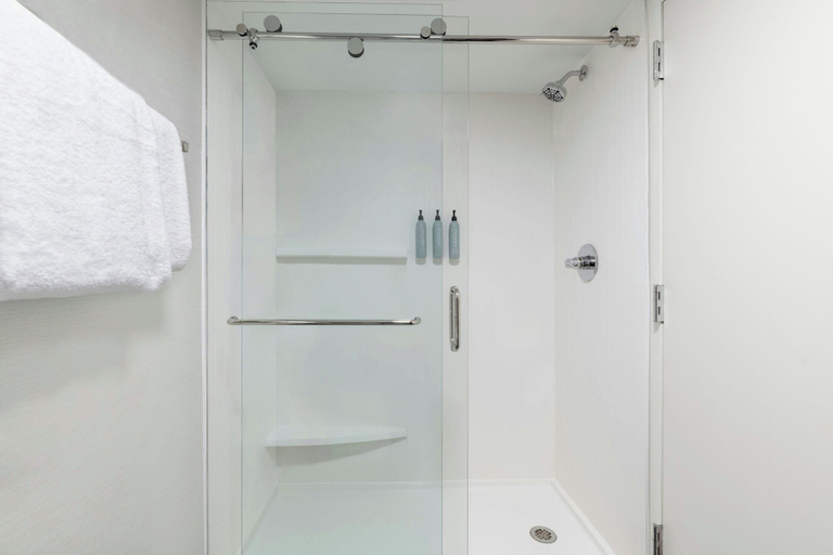 Bathroom 3, Courtyard by Marriott Cleveland Airport South, Cuyahoga