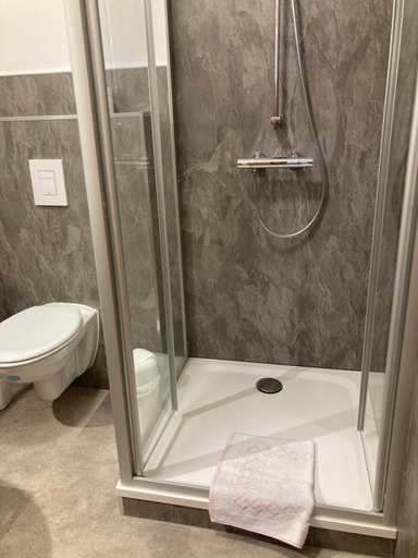 Bathroom, Hotel Zur Henne, Ilm-Kreis