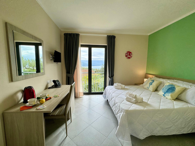 Bedroom 3, Scario Club, Salerno