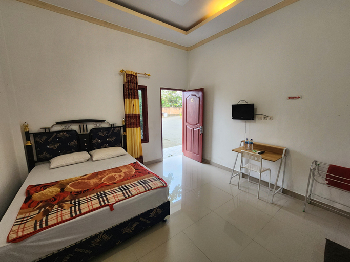Bedroom 2, Hotel Boroko, North Bolaang Mongondow