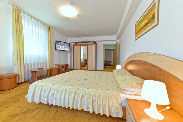 Bedroom 2, Hotel Oasis, Brasov