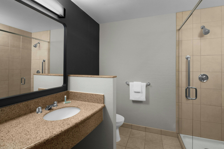 Bathroom 5, Courtyard by Marriott Santa Clarita Valencia, Los Angeles