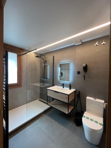 Bathroom 3, Hotel Els Encantats, Lleida