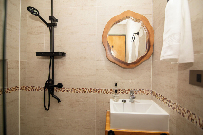 Bathroom 3, Alto Terralis, Cautín
