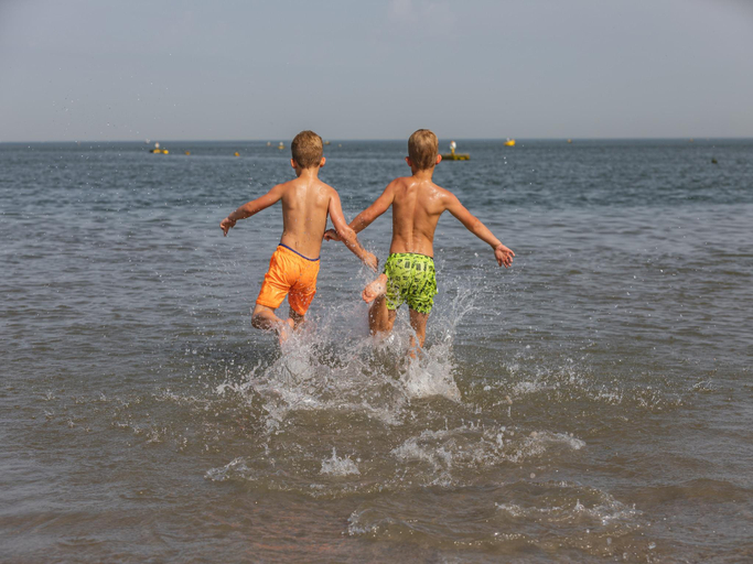 Others 5, Villa near North Sea Beach, Noord-Beveland