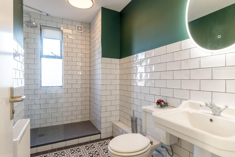 Bathroom 3, Dublin Castle Suites, Dublin