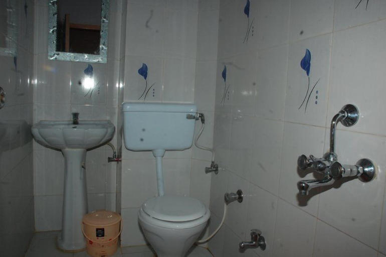 Bathroom 4, Hotel Jaisal Palace, Jaisalmer