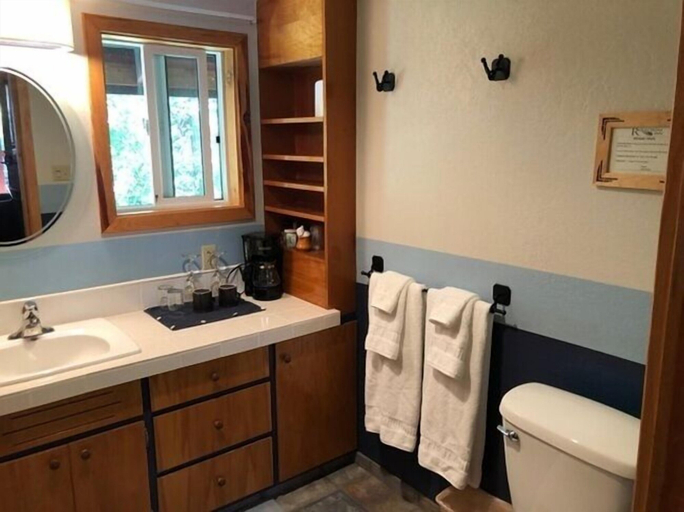 Bathroom 4, Reflections Inn, Idaho