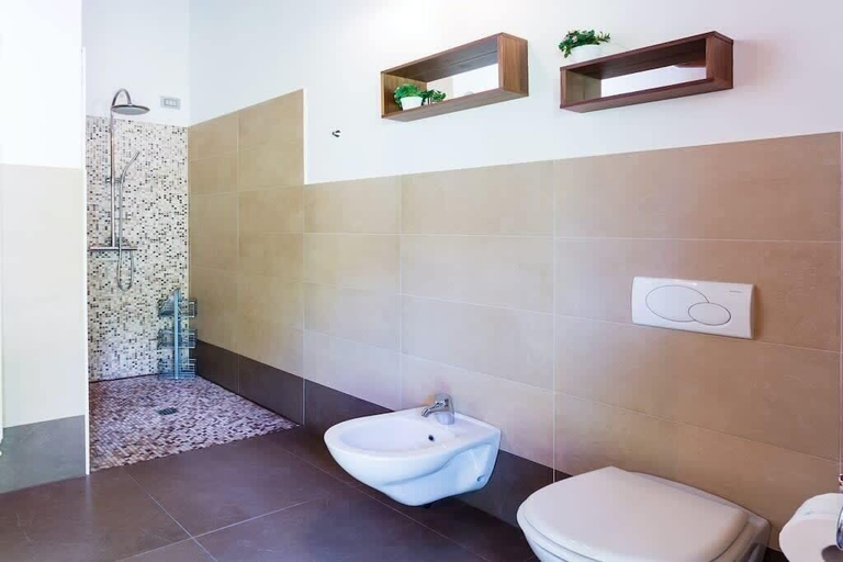 Bathroom 3, Dumenza Villas, Varese