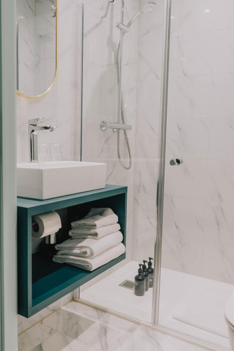 Bathroom 4, ibis Styles Hasselt City Centre, Limburg