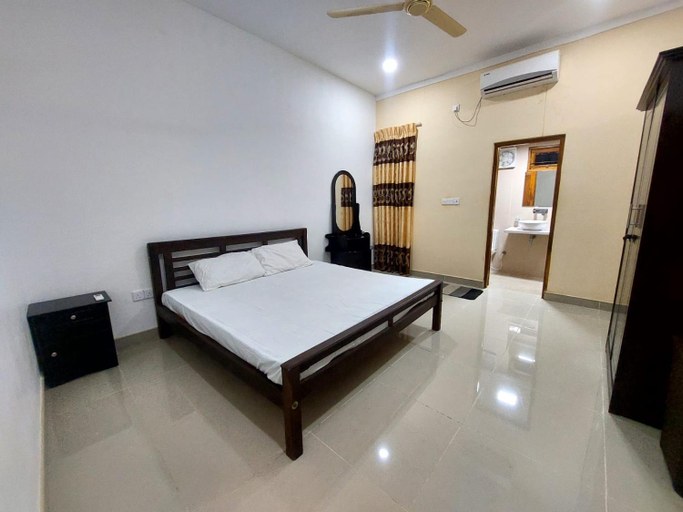 Bedroom 3, Havana Club Resort, Trincomalee Town and Gravets