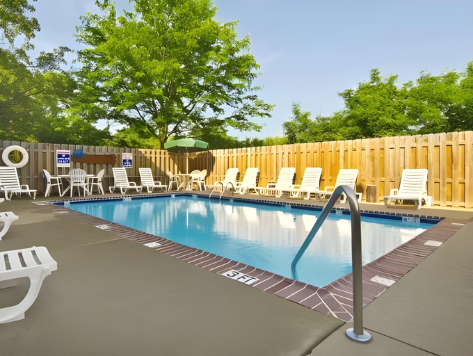Sport & Beauty, Studio 6 Corporate Extended Stay Indianapolis, IN - North Carmel, Hamilton