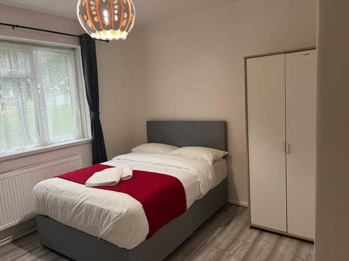 5, Starlet Stepney, London