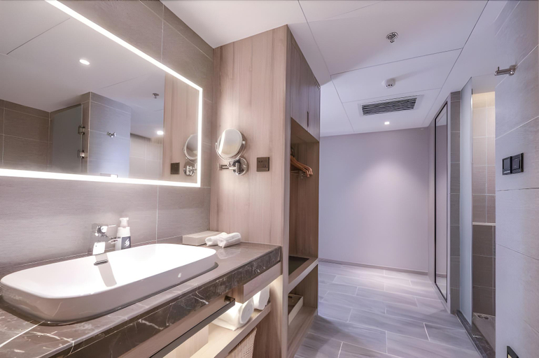 Bathroom 3, Atour Hotel Shenzhen Guanlan, Shenzhen