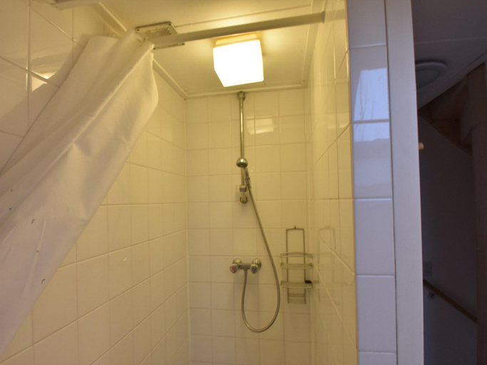 Bathroom 2, Holiday Home Bergen aan Zee near Beach, Bergen