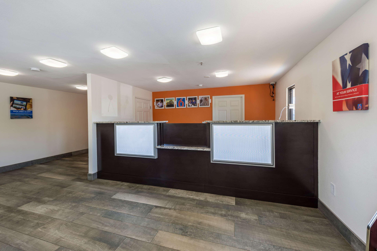 Public Area 2, Motel 6 Greenville, SC, Greenville
