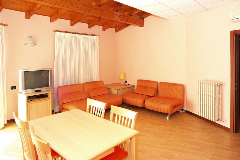 2, Apartment by Lake Maggiore with Boat Dock, Verbano-Cusio-Ossola