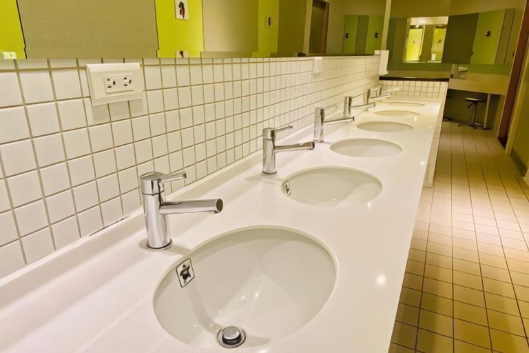 Bathroom 3, Hey Bear Capsule Hotel (Xinbei Taipei Bridge Metro Station), New Taipei City