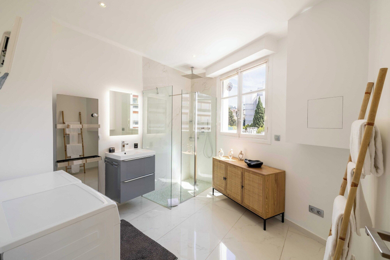 Bathroom 2, Modern Apartment - 2br-4p- Croisette Plage, Alpes-Maritimes