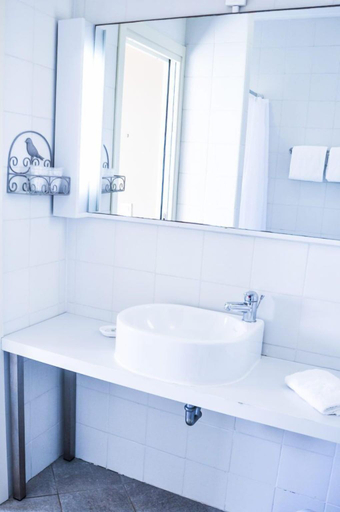 Bathroom 2, Torremare, Haute-Corse