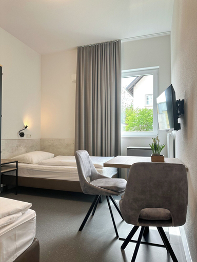 Bedroom 2, Longhouse Aparthotel, Offenbach